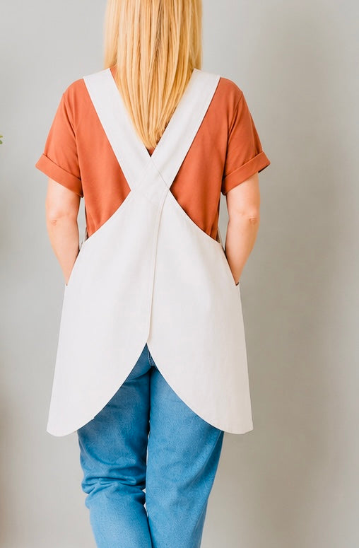 Reversible Cross Back Apron – Sheep Print (Size L/XL)
