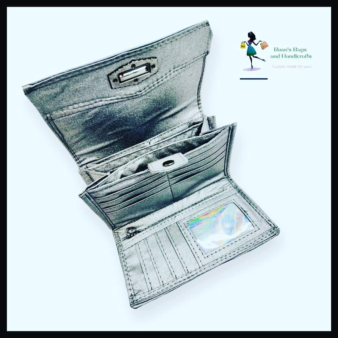 Penny Inn (with Matte Black removable Chain Shoulder Strap)- Previously Loved