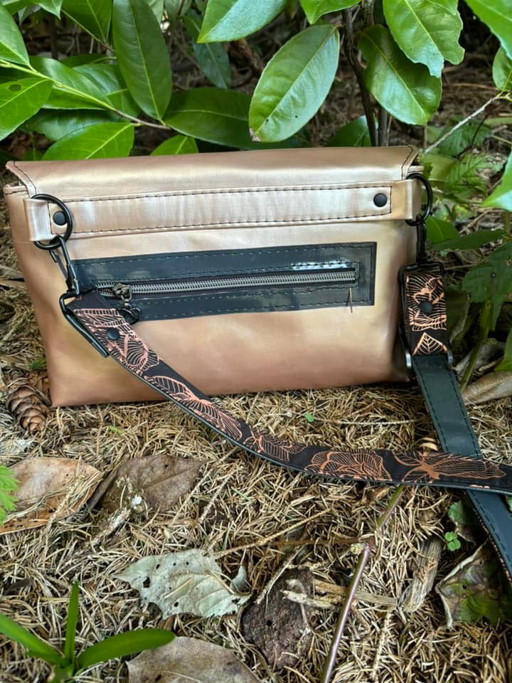 Aviatrix Crossbody - Pin It Up Patterns - PDF Sewing Pattern
