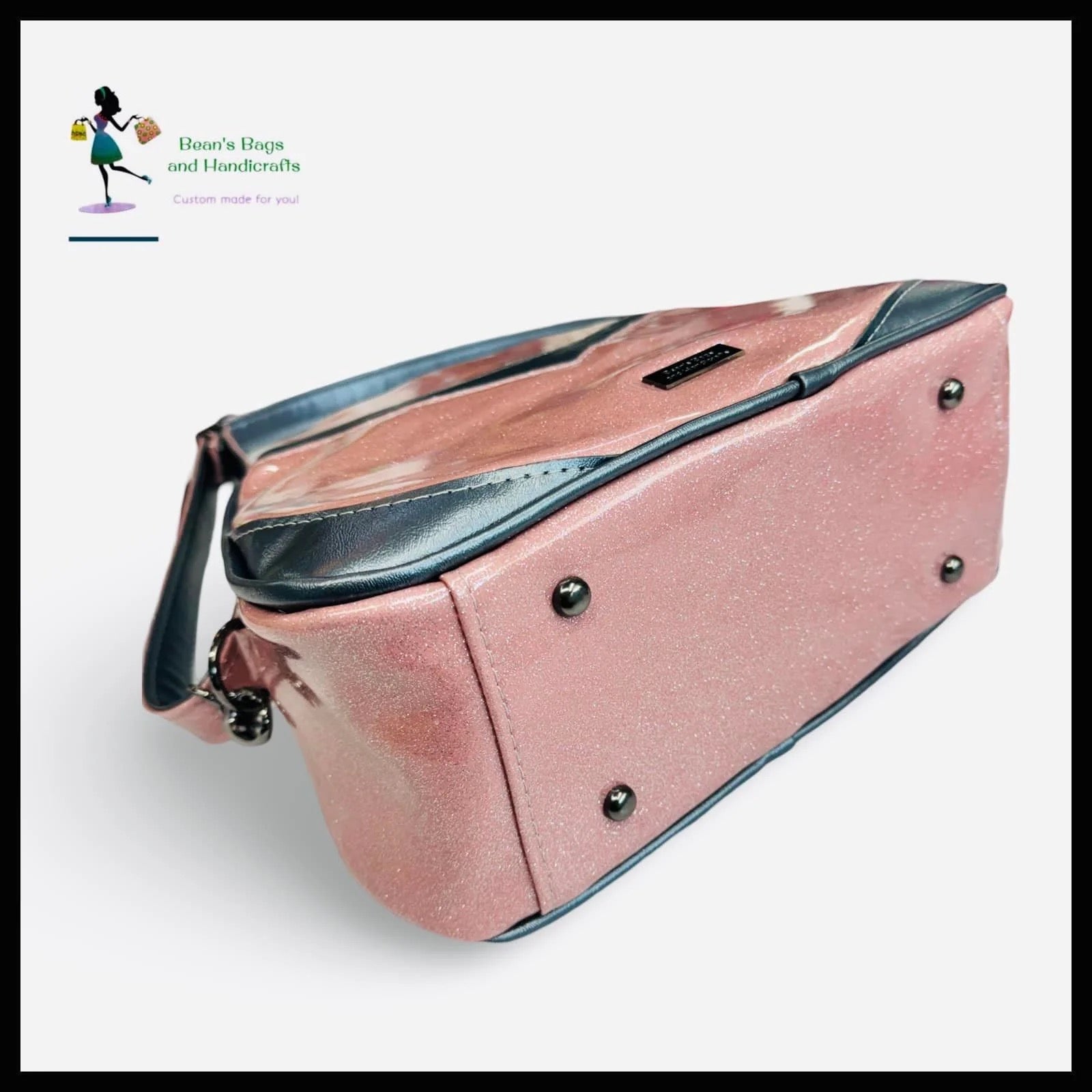 Victory Bowler Bag (Birthed Version) - Pin It Up Patterns - PDF Sewing Pattern