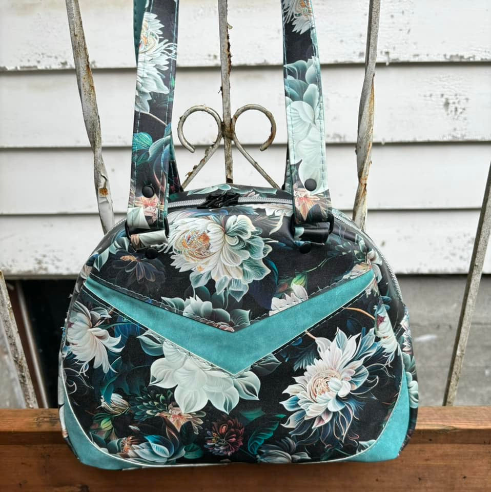 Victory Bowler Bag (Birthed Version) - Pin It Up Patterns - PDF Sewing Pattern