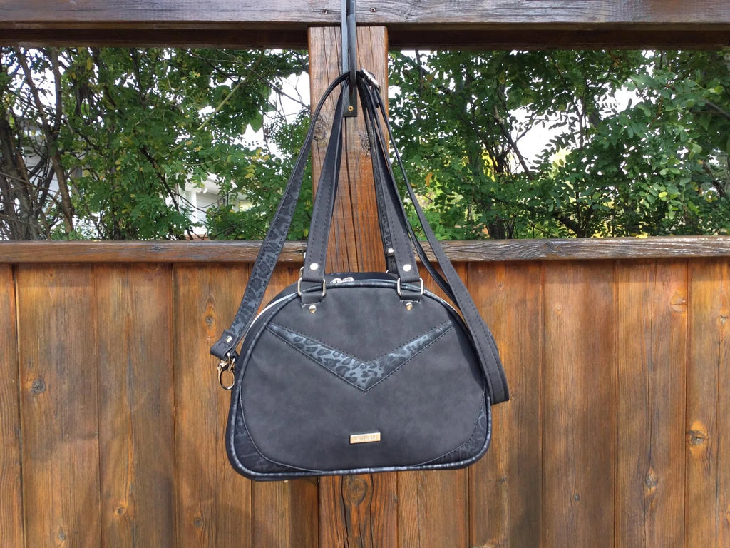 Victory Bowler Bag (Birthed Version) - Pin It Up Patterns - PDF Sewing Pattern